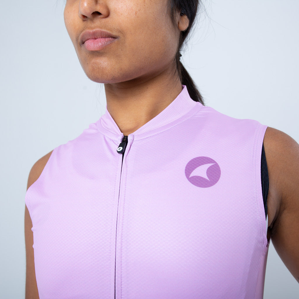 Women's Sleeveless Cycling Jersey Zipper Close-Up #color_lilac