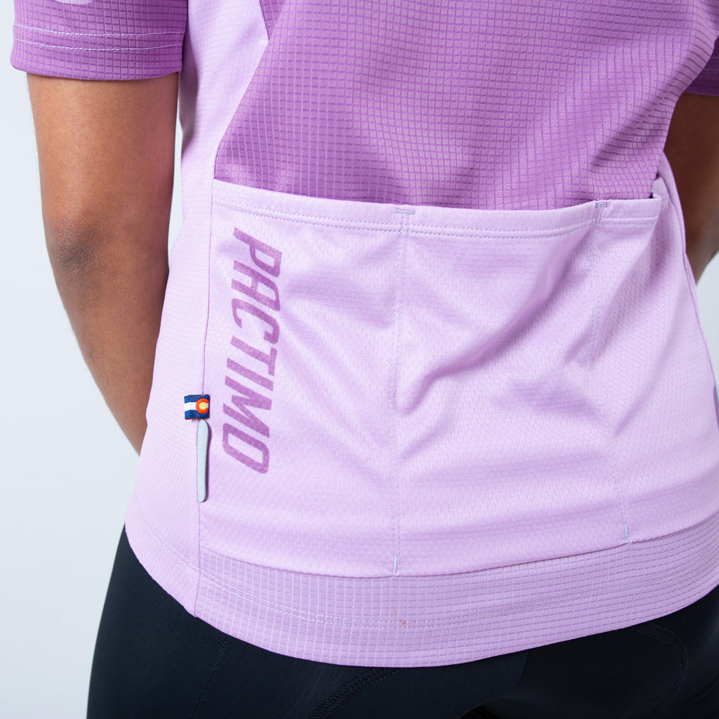 Loose Fit Cycling Jersey for Women Back Pocket Details #color_lilac