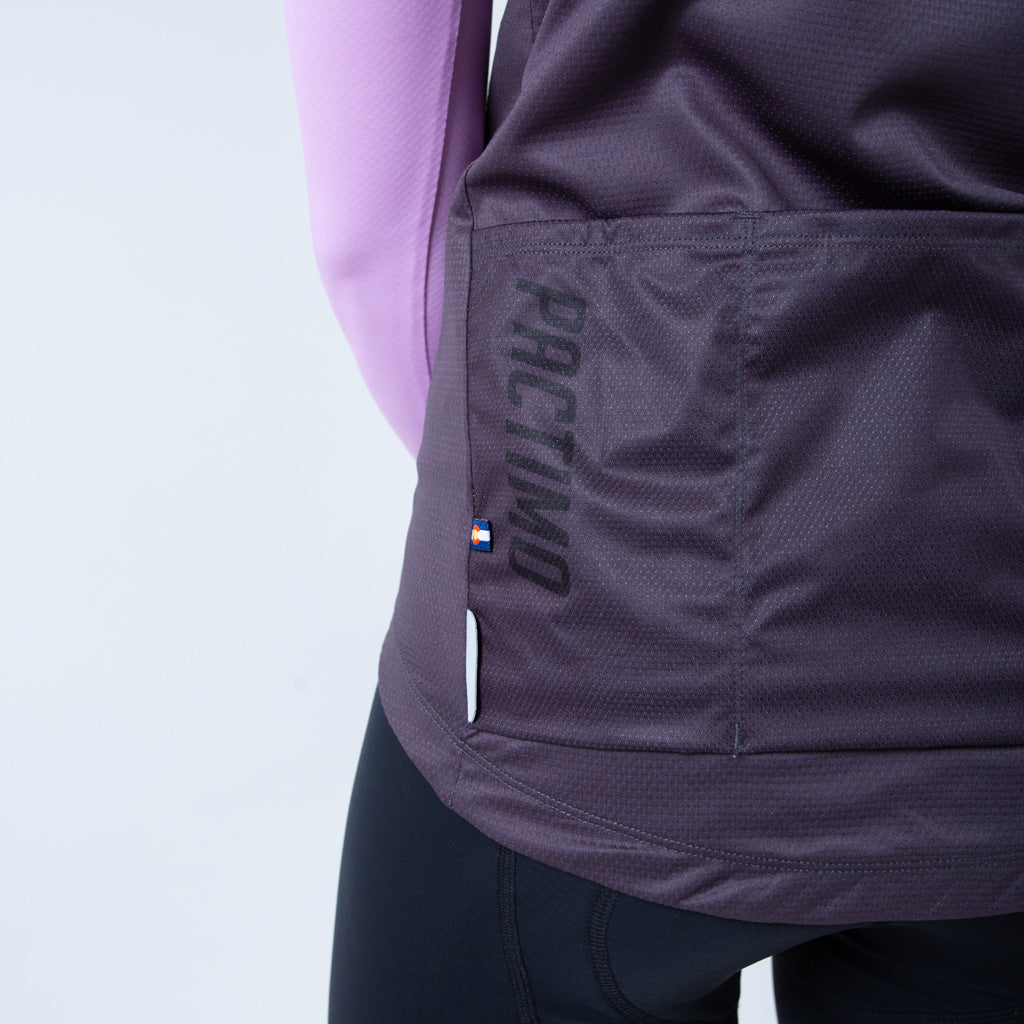 Women's Cool Weather Cycling Vest With Pockets Details #color_charcoal