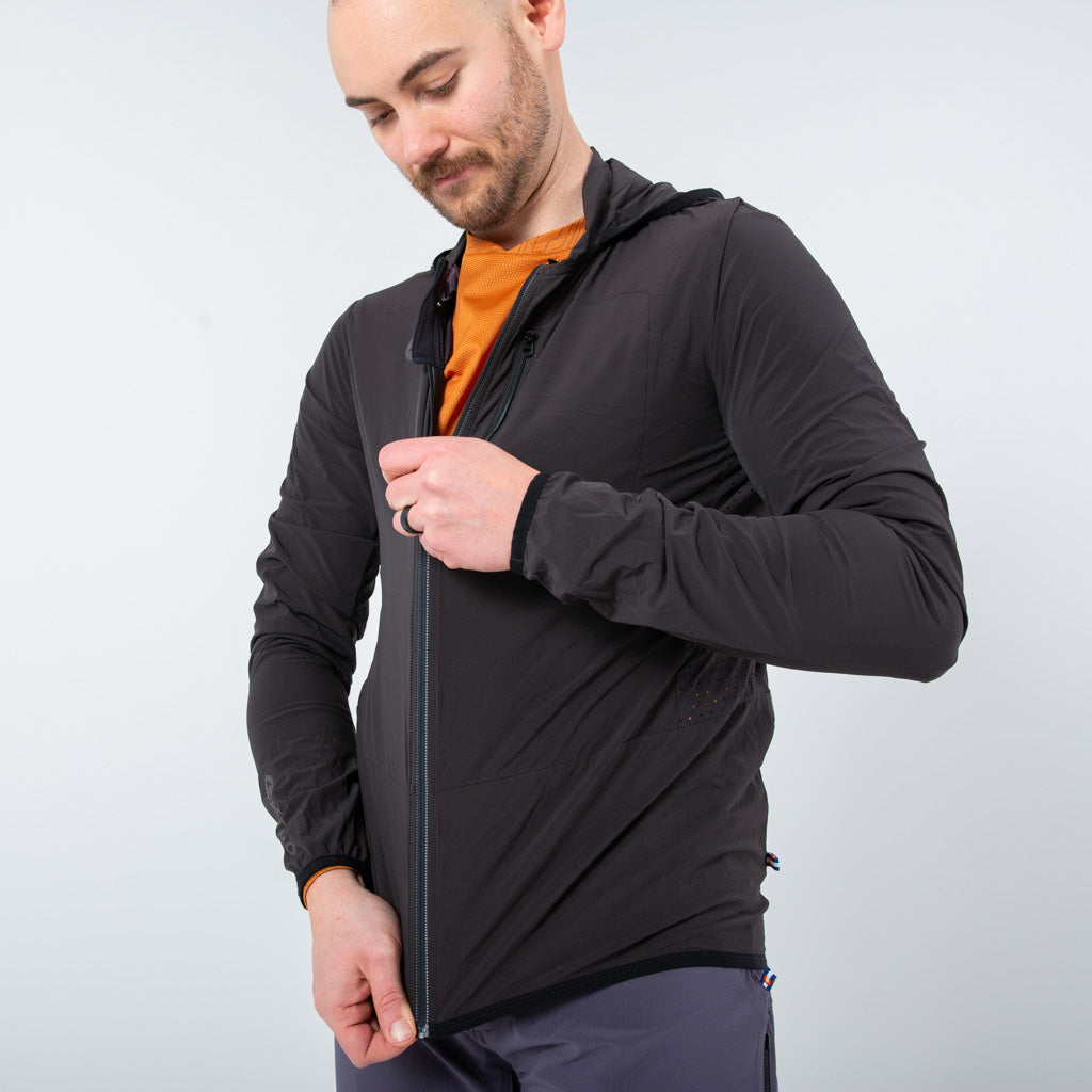 Men's Lightweight Wind & Water Resistant mtb Jacket - On Body Zipper Detail