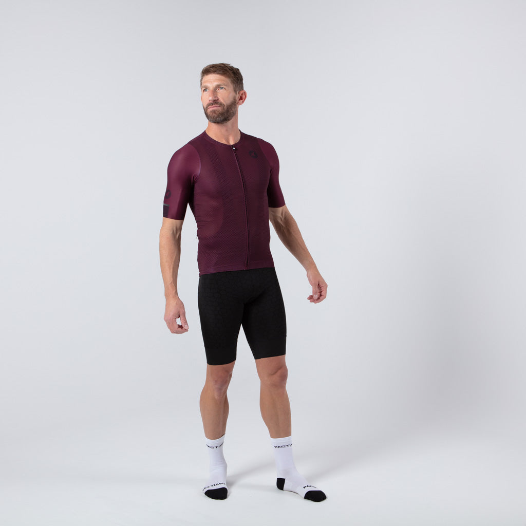 Lightweight Mesh Cycling Jersey for Men On Body Right View #color_mulberry