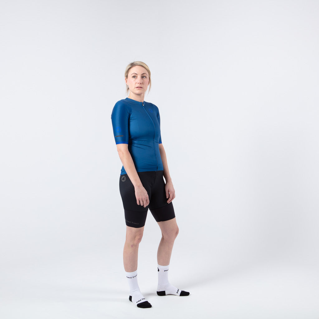 Best Cycling Jerseys for Women On Body Right Side #color_navy