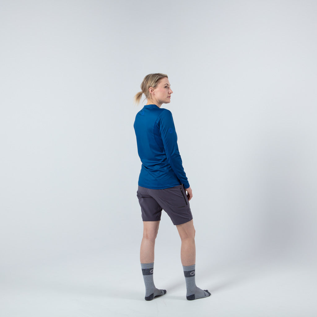 Women's Long Sleeve Mountain Bike Jersey - on body Back View #color_navy