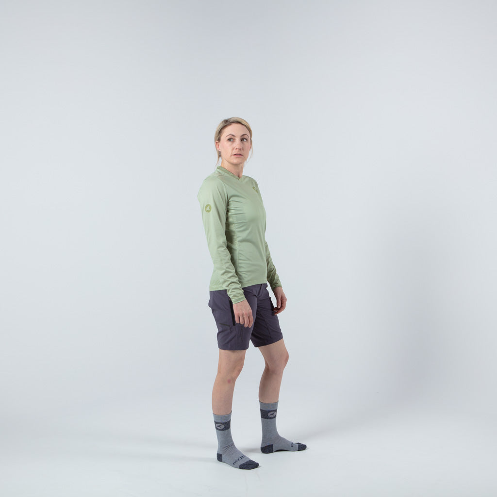 Women's Long Sleeve Mountain Bike Jersey - on body Side View #color_sage