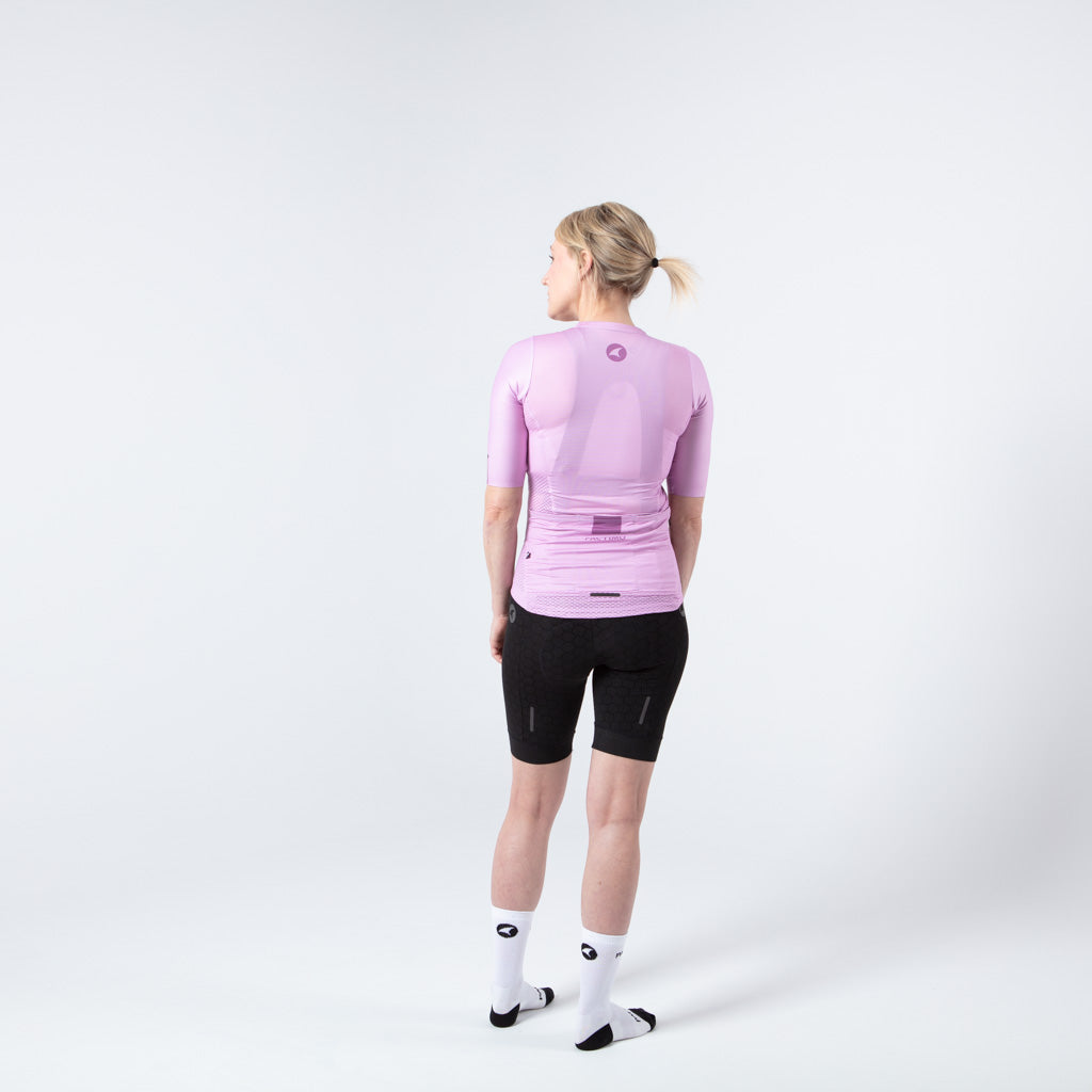 Lightweight Mesh Cycling Jersey for Women On Body Back View #color_lilac