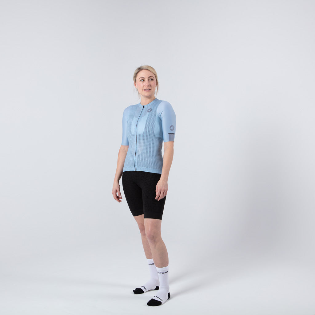 Lightweight Mesh Cycling Jersey for Women On Body Front View #color_dusty-blue