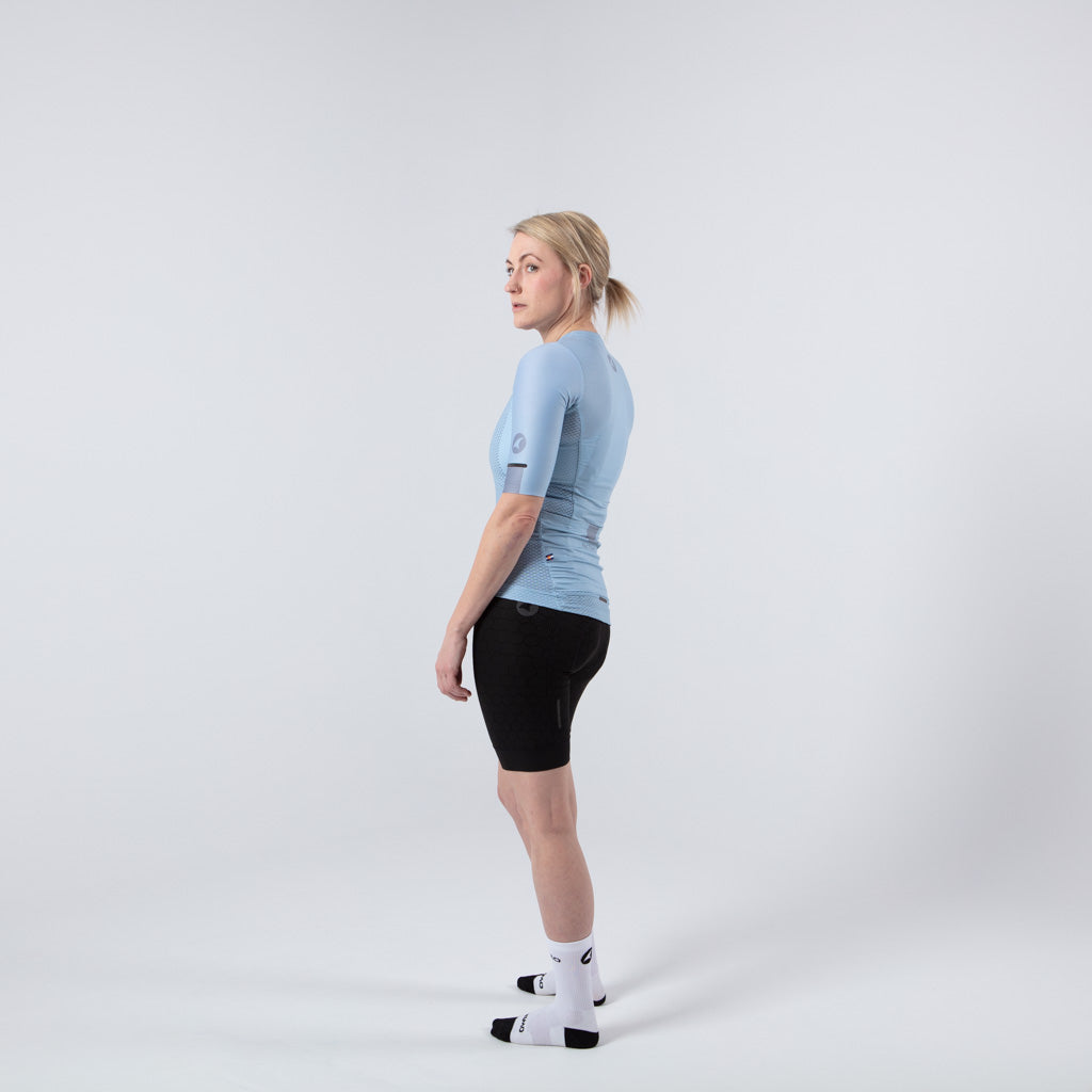 Lightweight Mesh Cycling Jersey for Women On Body Left View #color_dusty-blue