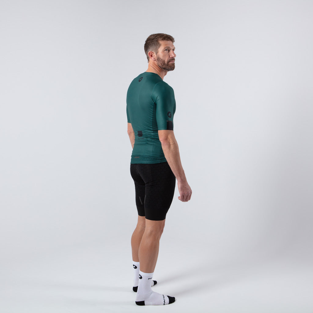 Lightweight Mesh Cycling Jersey for Men On Body Right View #color_pine