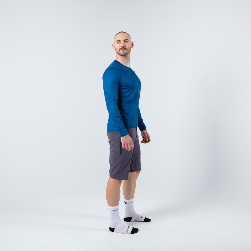 Men's Long Sleeve Mountain Bike Jerseys - on body Side View #color_navy