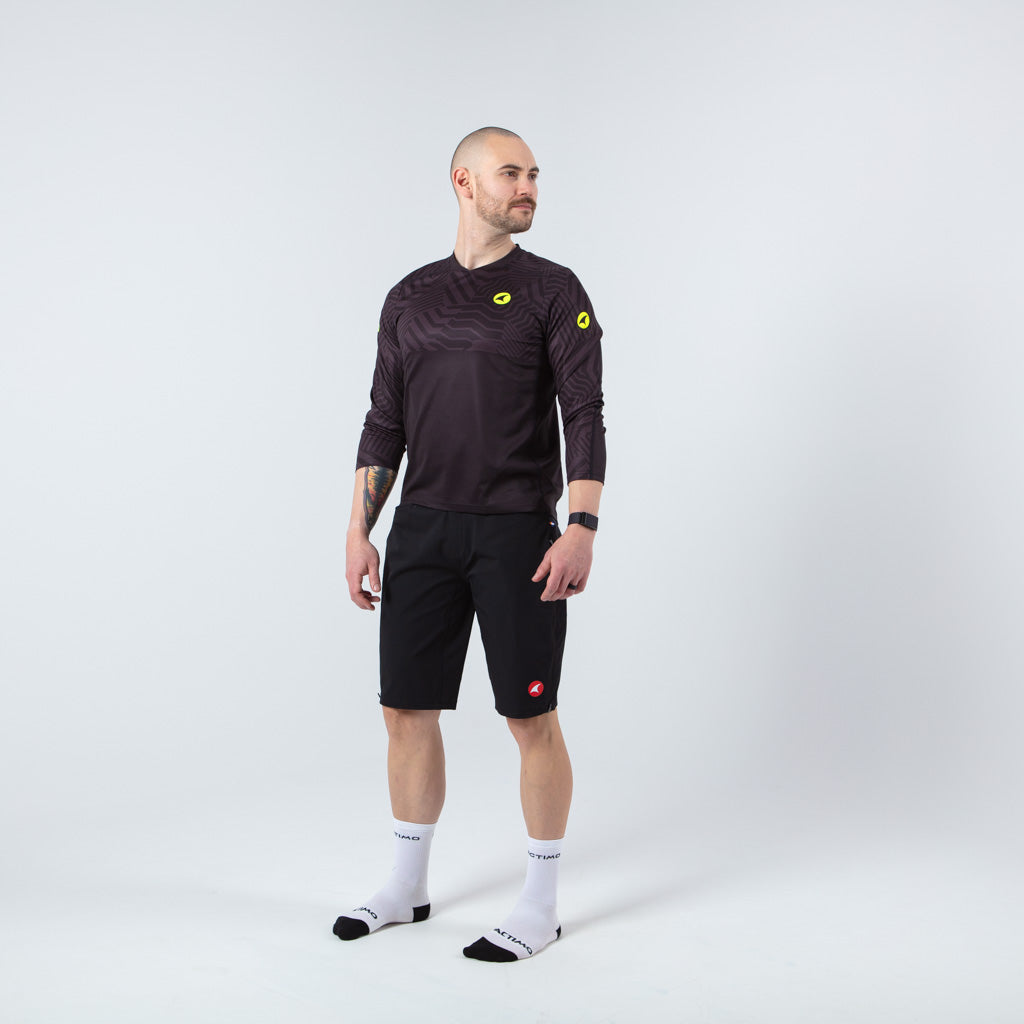 Mens Mountain Bike Jersey - on body Front View Terrain #color_black