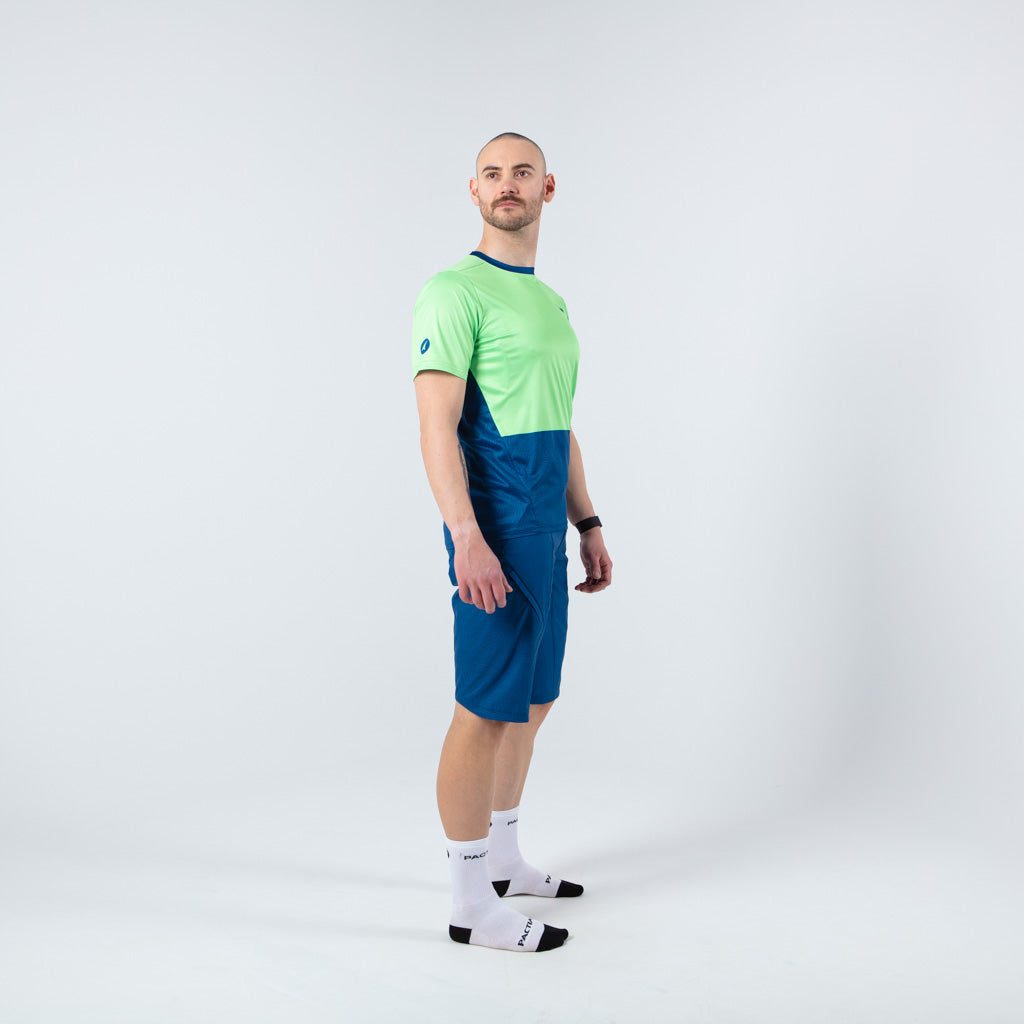 Men's MTB Jersey Apex Short Sleeve on body Right Side View