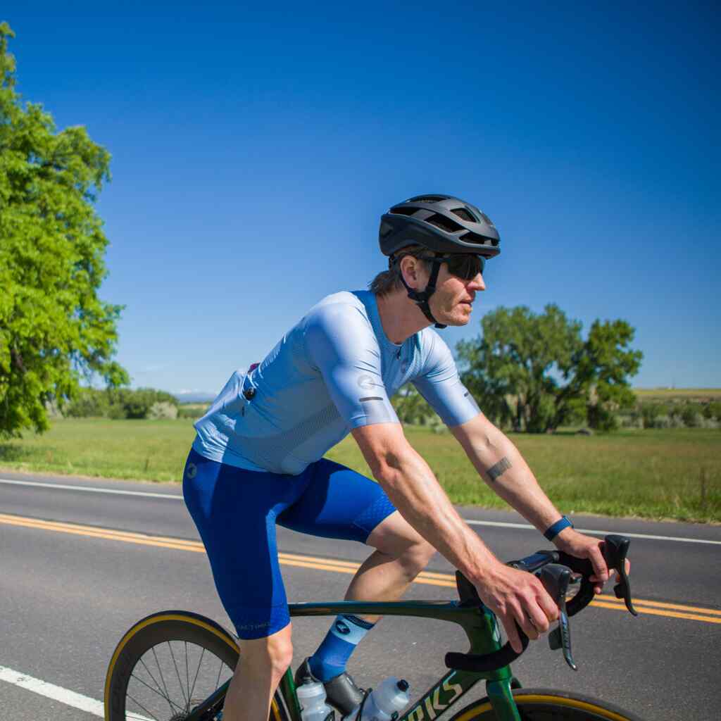 Blue Lightweight Mesh Cycling Jersey for Men#color_dusty-blue