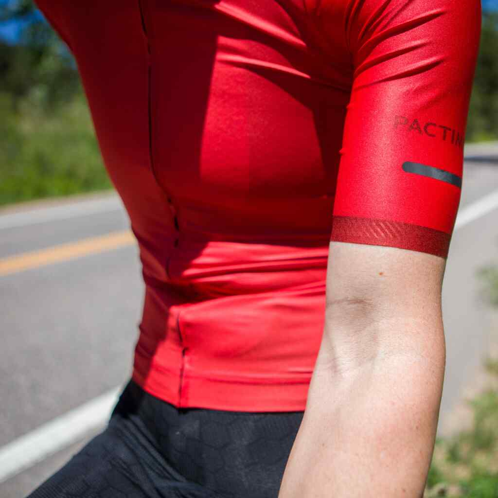 Best Cycling Jerseys for Women - Arm Band Close-Up #color_garnet