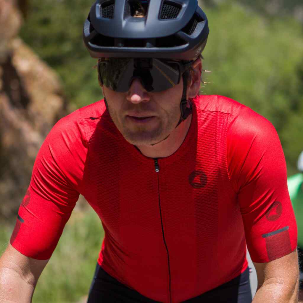 Red Lightweight Mesh Cycling Jersey for Men#color_garnet
