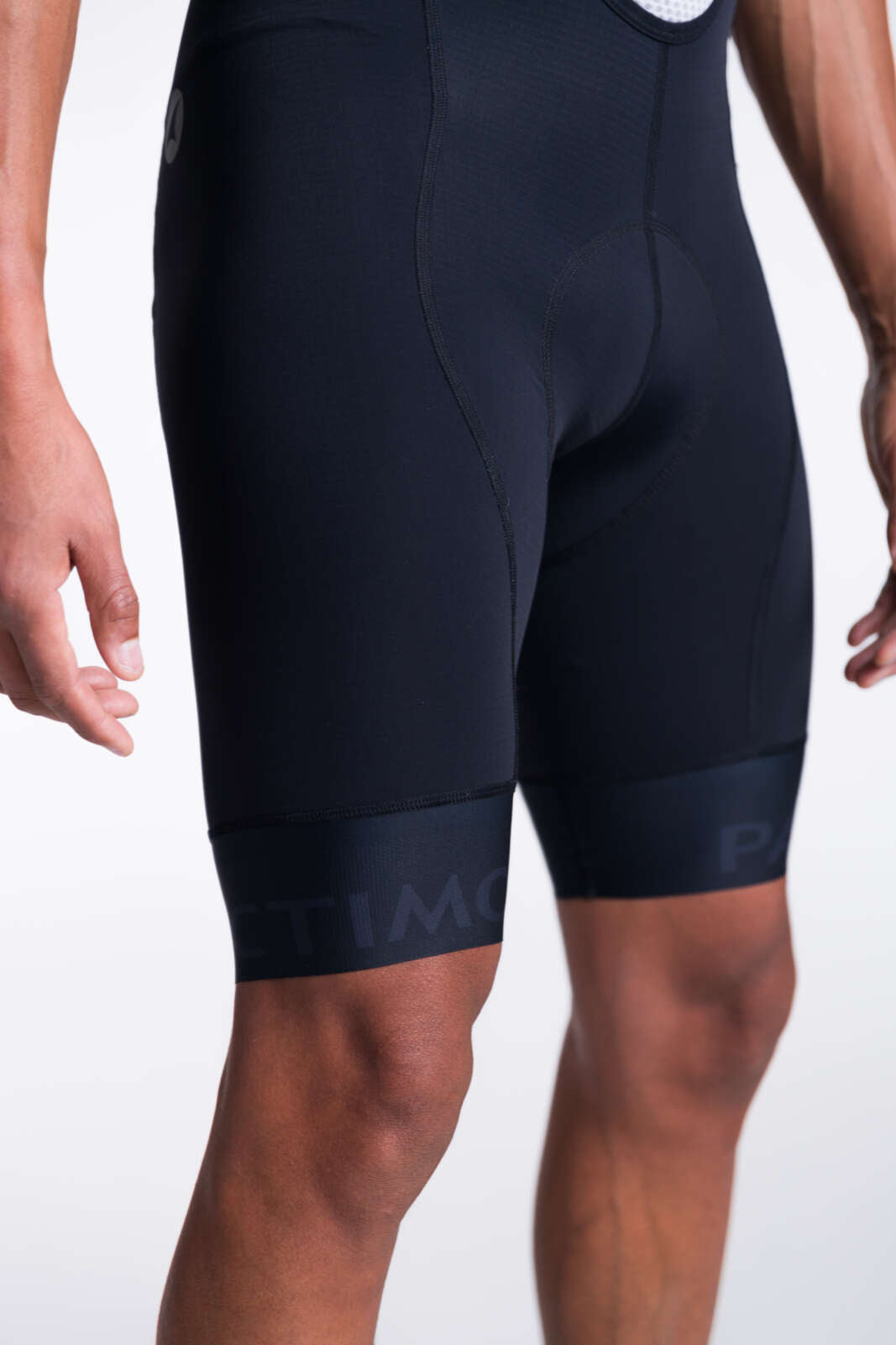 Men's Black Cycling Bibs - Ascent Vector Pro Leg Band Detail
