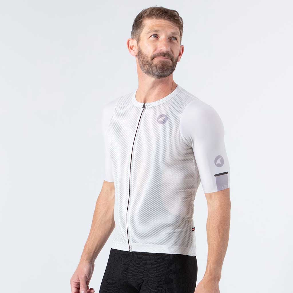 Lightweight Mesh Cycling Jersey for Men On Body Front View #color_dune