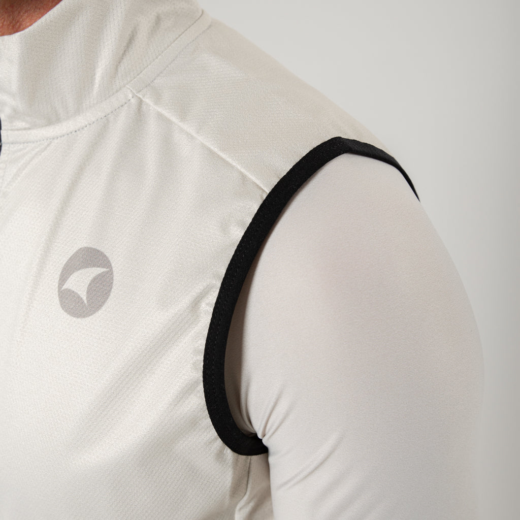 Men's Cool Weather Cycling Vest With Pockets Fabric Details #color_dune